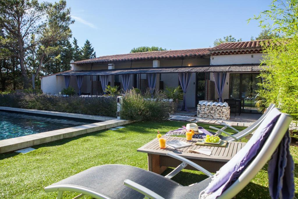 L'Auberge De L'Aubergine Eygalières Δωμάτιο φωτογραφία