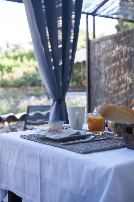 L'Auberge De L'Aubergine Eygalières Δωμάτιο φωτογραφία