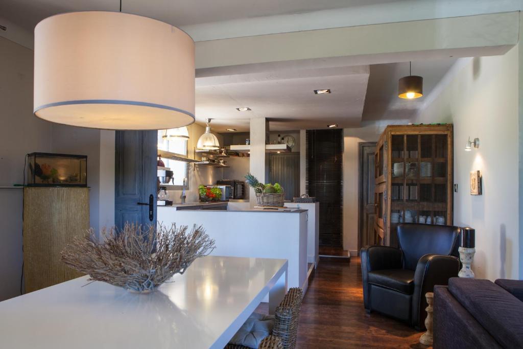 L'Auberge De L'Aubergine Eygalières Δωμάτιο φωτογραφία