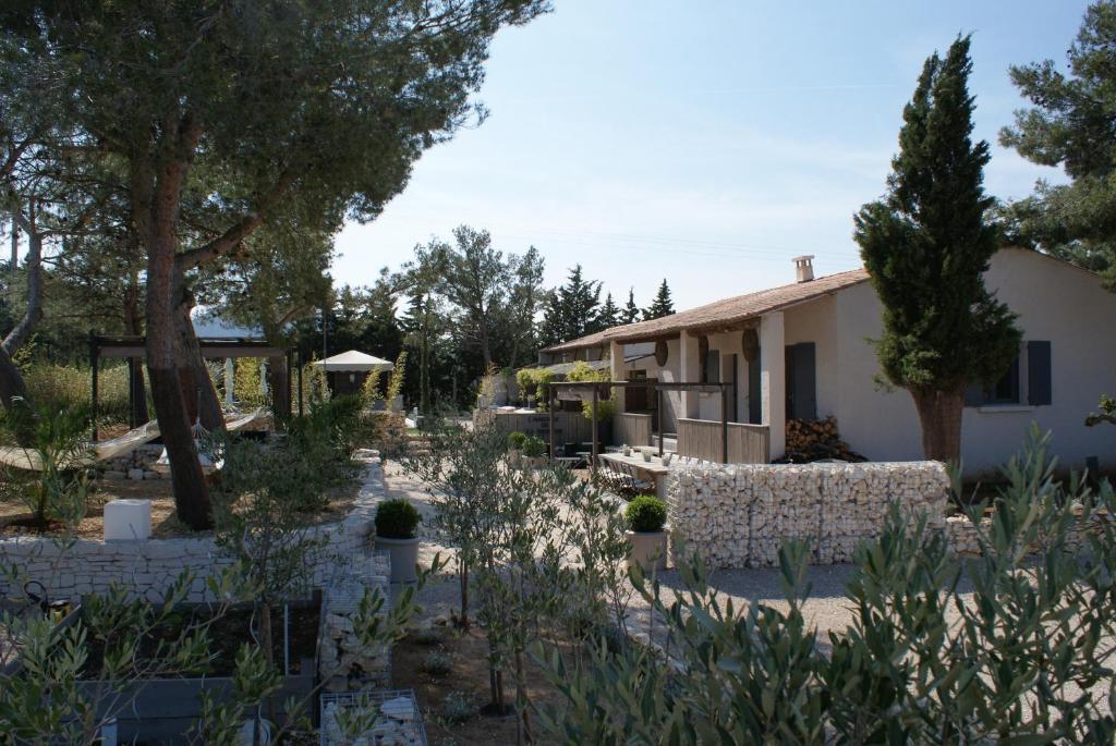 L'Auberge De L'Aubergine Eygalières Εξωτερικό φωτογραφία