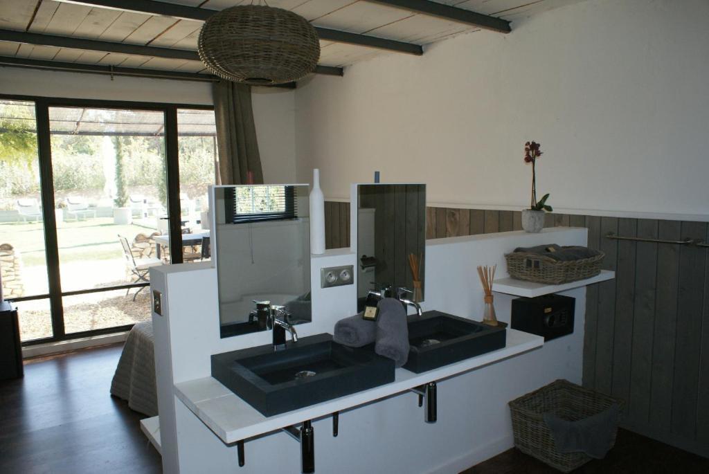 L'Auberge De L'Aubergine Eygalières Εξωτερικό φωτογραφία