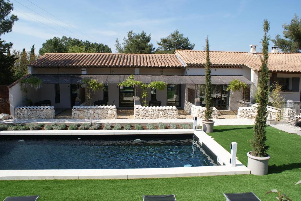 L'Auberge De L'Aubergine Eygalières Εξωτερικό φωτογραφία
