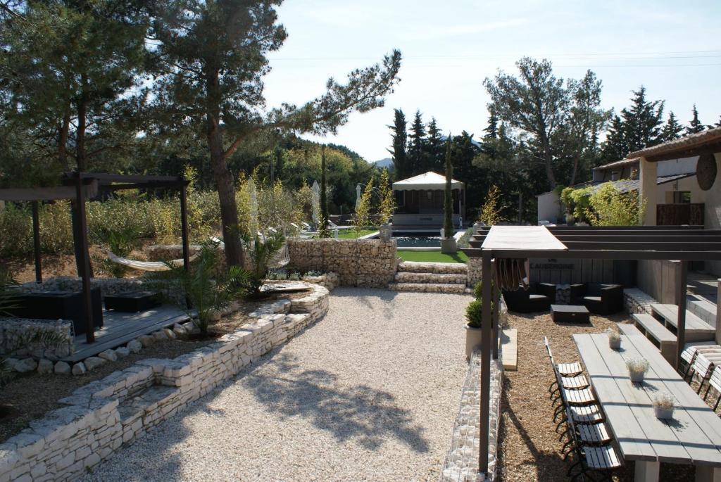 L'Auberge De L'Aubergine Eygalières Εξωτερικό φωτογραφία