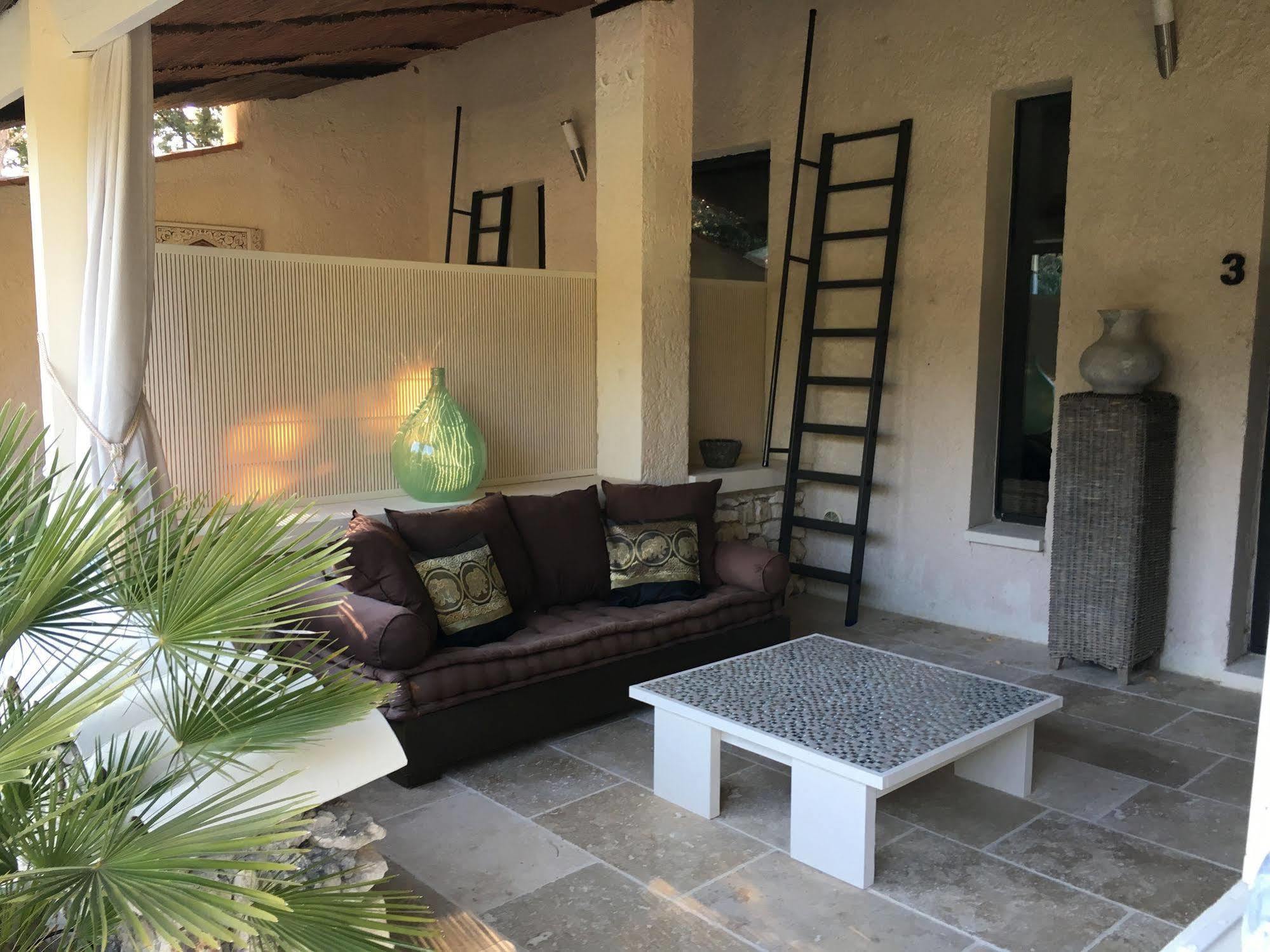 L'Auberge De L'Aubergine Eygalières Εξωτερικό φωτογραφία